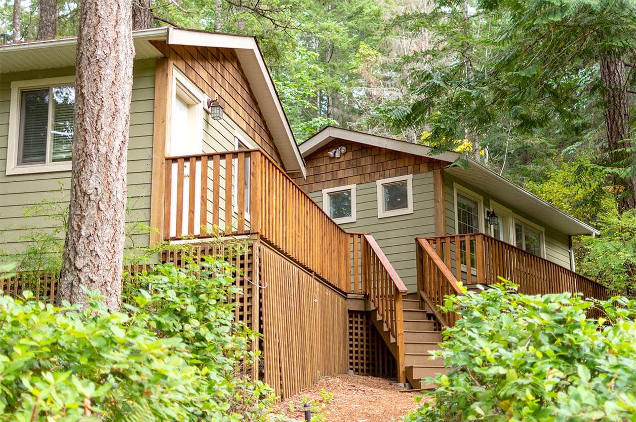 Comfortable accommodation, in both single and shared rooms, is offered in our two west coast style cabins.